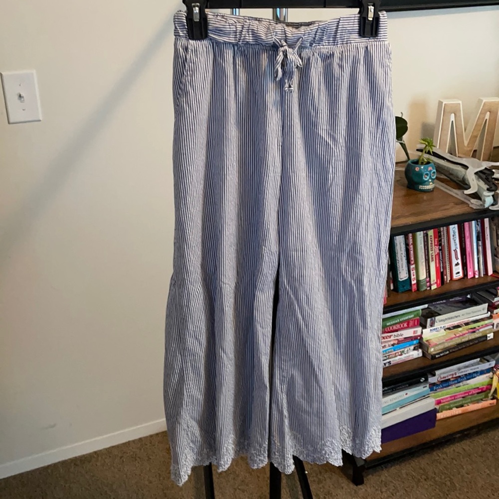 Striped cropped flowy pants size L